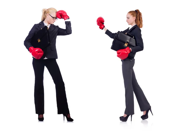 Mujer mujer de negocios con guantes de boxeo — Foto de Stock