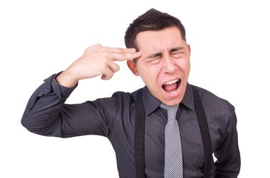 Genç bir adam üzerinde beyaz izole takım elbise