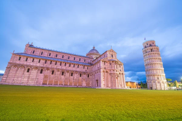 Berömda lutande tornet i pisa — Stockfoto