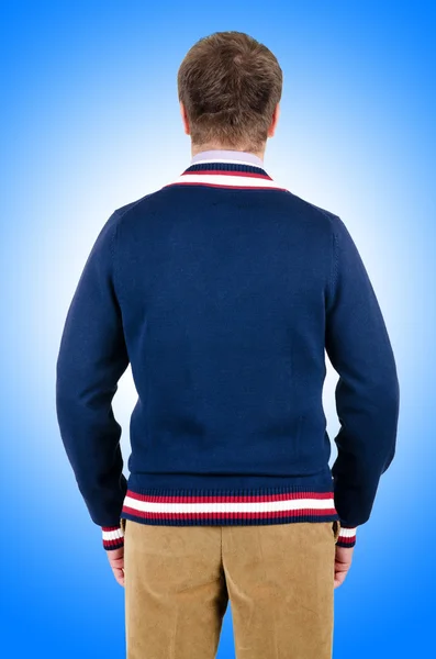 Hombre en suéter contra el gradiente — Foto de Stock