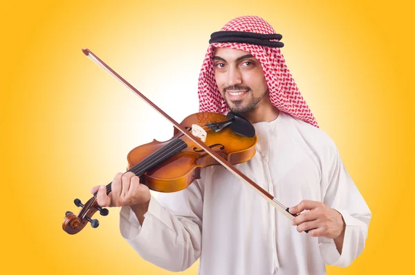 Uomo arabo che suona musica — Foto Stock