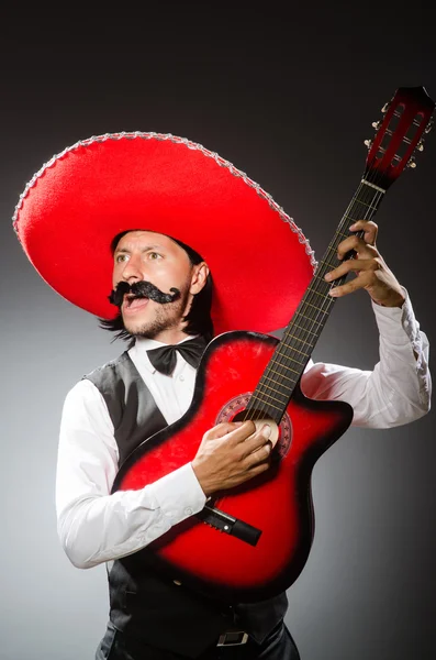 Meksika adam fötr şapka giyer — Stok fotoğraf