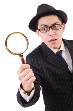 Çizgili takım elbiseli komik bir beyefendi beyazın üzerinde yalnız.