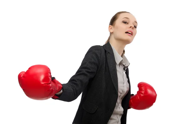 Bizneswoman w rękawiczkach bokserskich odizolowana na biało — Zdjęcie stockowe