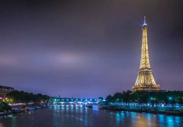 Eiffel Tower  in Paris — Stock Photo, Image