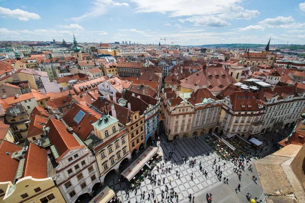 Utsikt över Prag på ljusa sommardagen — Stockfoto