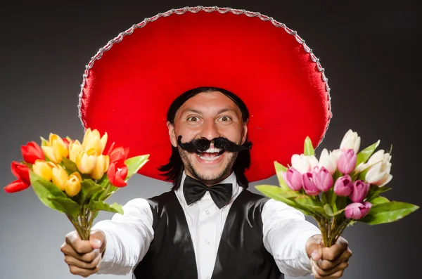 Meksykańskie człowiek nosi sombrero — Zdjęcie stockowe
