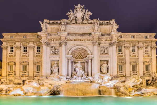 Fountain Trevi during evening hours in Rome — Stock Photo, Image