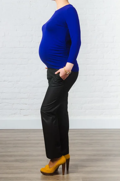 Одяг для вагітної — стокове фото