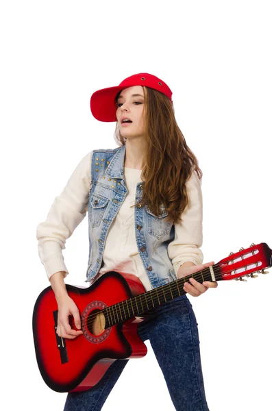 Giovane ragazza sorridente con chitarra isolata su bianco — Foto Stock