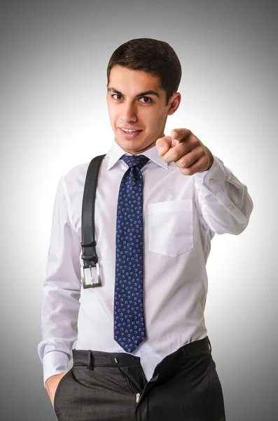 Modelo masculino con camisa contra el gradiente — Foto de Stock