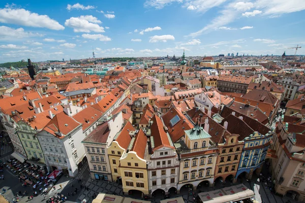 Uitzicht op Praag op heldere zomerdag — Stockfoto