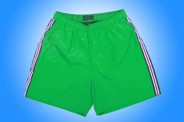 Зеленые мужские шорты — стоковое фото