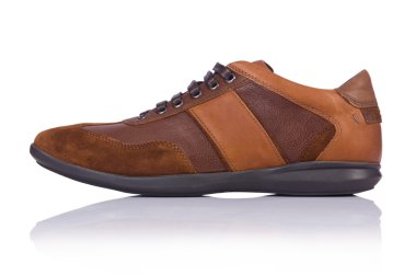 üzerinde beyaz izole kahverengi Ayakkabı