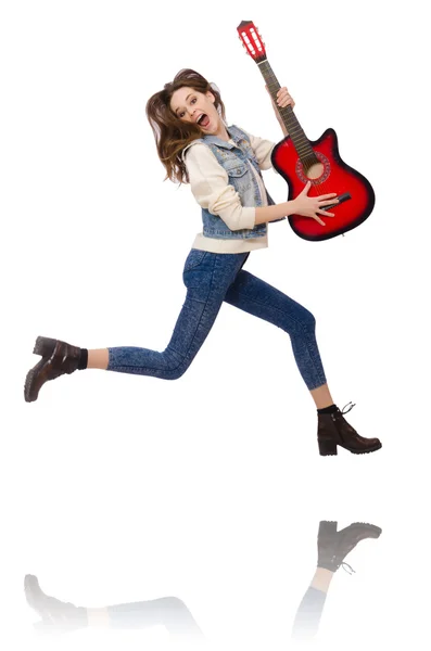 Menina sorrindo jovem com guitarra isolada no branco — Fotografia de Stock