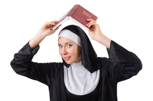 Bonita monja con Biblia aislada en blanco — Foto de Stock