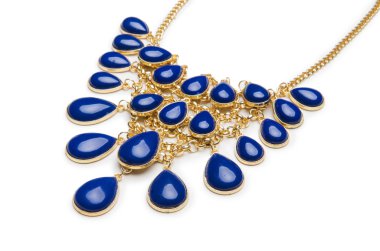 Güzel kolye, beyazın üzerinde.