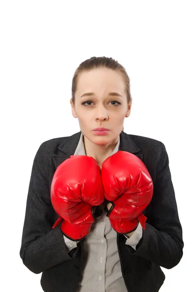 Affärskvinna med boxningshandskar isolerade på vitt — Stockfoto