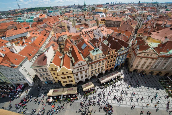 Prag an einem strahlenden Sommertag — Stockfoto