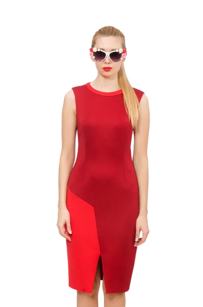 Mujer joven en vestido rojo — Foto de Stock