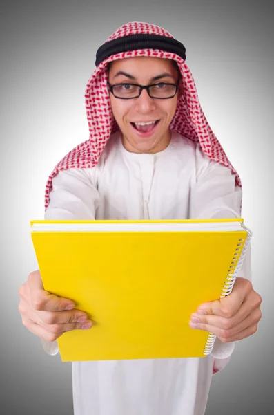Jonge Arabische man tegen het verloop — Stockfoto