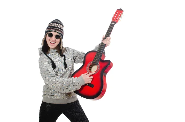 Молодая оптимистичная девушка с гитарой — стоковое фото