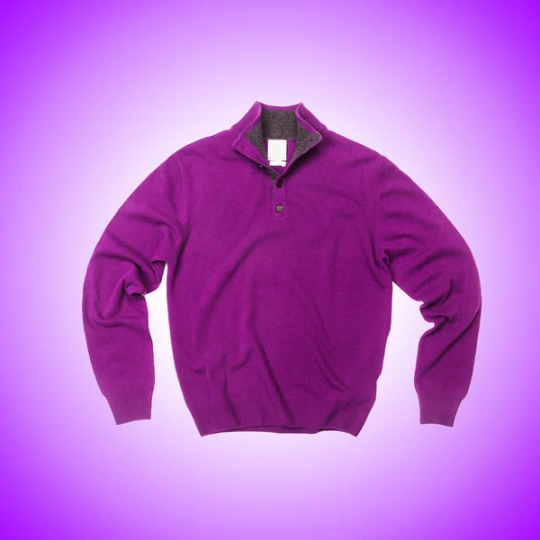 Männlicher Pullover auf rosa — Stockfoto