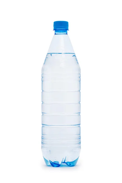 Botella de agua aislada en el blanco — Foto de Stock