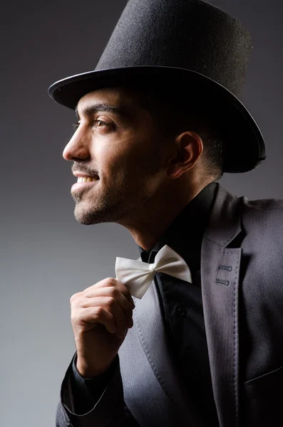 Homem com chapéu no conceito vintage — Fotografia de Stock