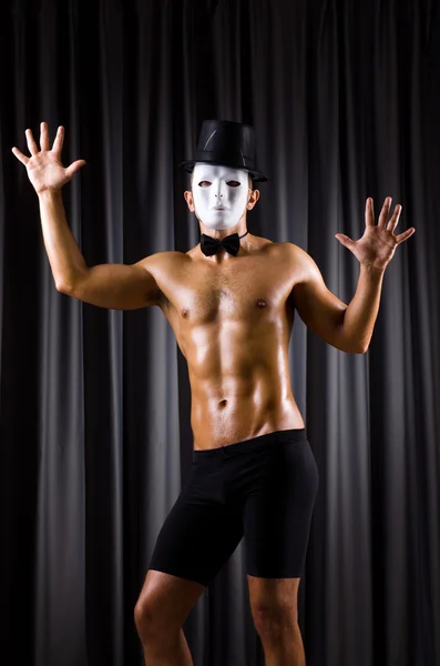 筋肉俳優で、演劇の仮面 — ストック写真