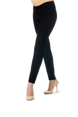 Beyaz tenli hamile kadınlar için kıyafetler.