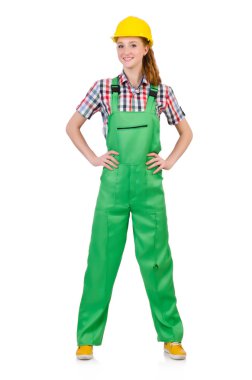 Kadın işçi tulumlu, beyaz giysili.