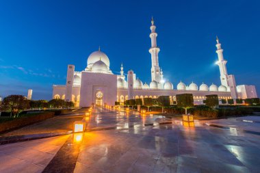 Abu Dabi'Şeyh Zayed Camisi
