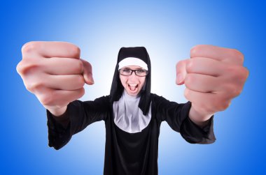 Degrade karşı komik Rahibe