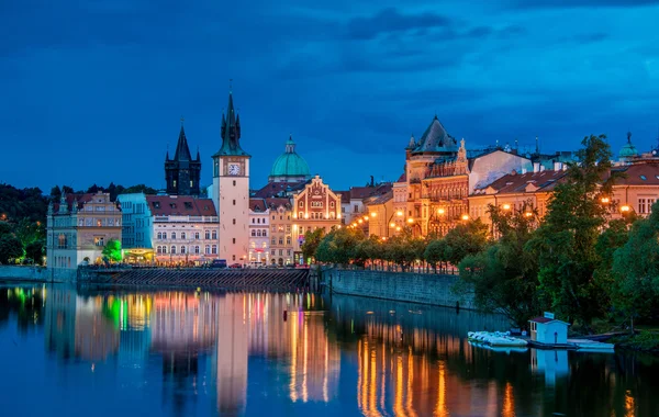 Utsikt över floden Vltava i Prag — Stockfoto