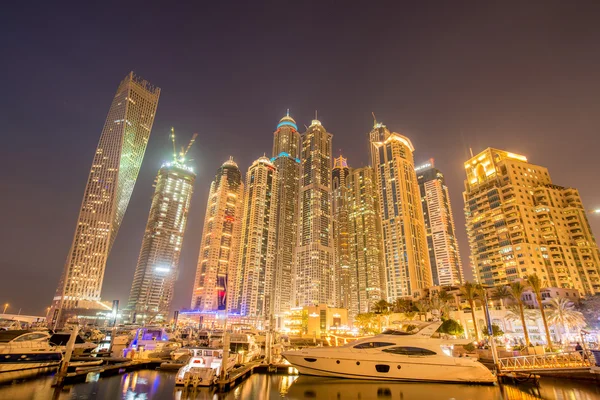 Dubai Marina distrito en Emiratos Árabes Unidos — Foto de Stock