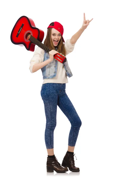 Joven chica sonriente con guitarra aislada en blanco — Foto de Stock