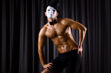 Kas aktör tiyatro maskesi