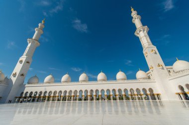 Abu Dabi 'deki Şeyh Zayed camii.