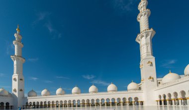 Abu Dabi 'deki Şeyh Zayed camii.