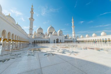 Sheikh Zayed Mosque in Abu Dhabi clipart