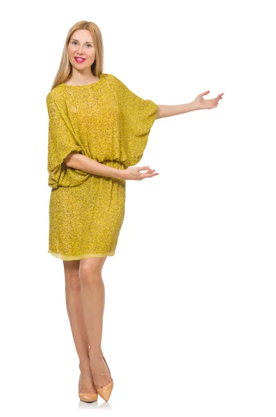 Πολύ ψηλή γυναίκα με κίτρινο φόρεμα, απομονωμένη σε λευκό. — Φωτογραφία Αρχείου