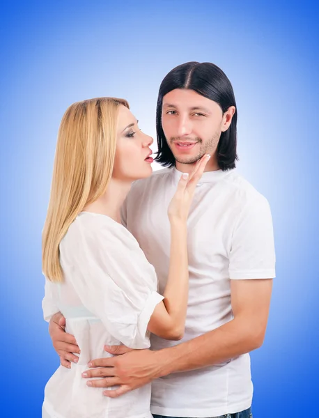 Ett par förälskade män och kvinnor — Stockfoto