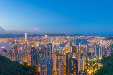 Gün batımında Hong Kong manzarası