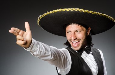 Meksika adam fötr şapka giyer