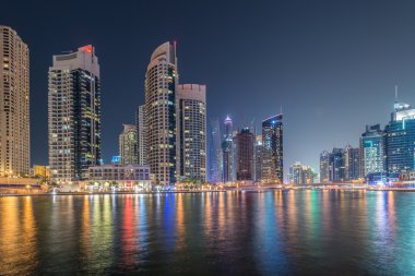 Dubai Yat Limanı gökdelenler