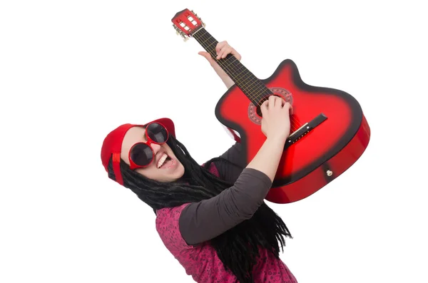 Mujer guitarrista aislado en blanco — Foto de Stock