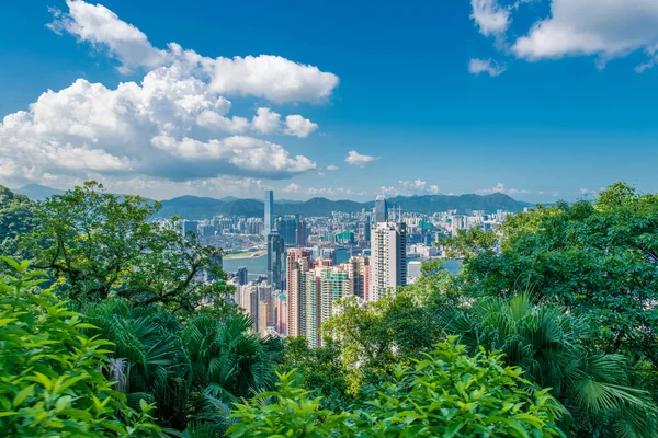 Weergave van Hong Kong tijdens zonnige dag — Stockfoto