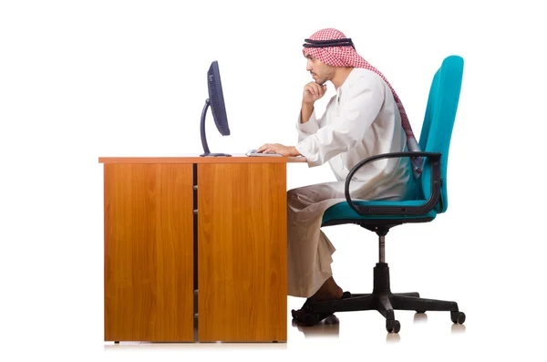 Arabische zakenman aan de computer — Stockfoto