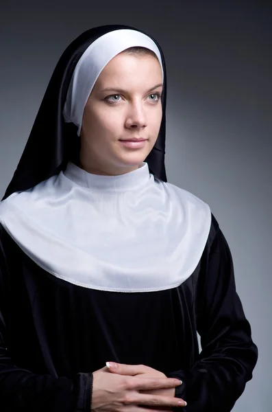 Nun in religieuze concept — Stockfoto